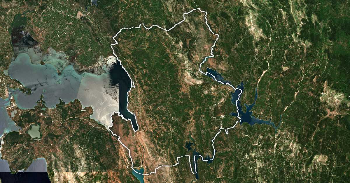 Image satellite avec la limite tracée: d'Amphilochie