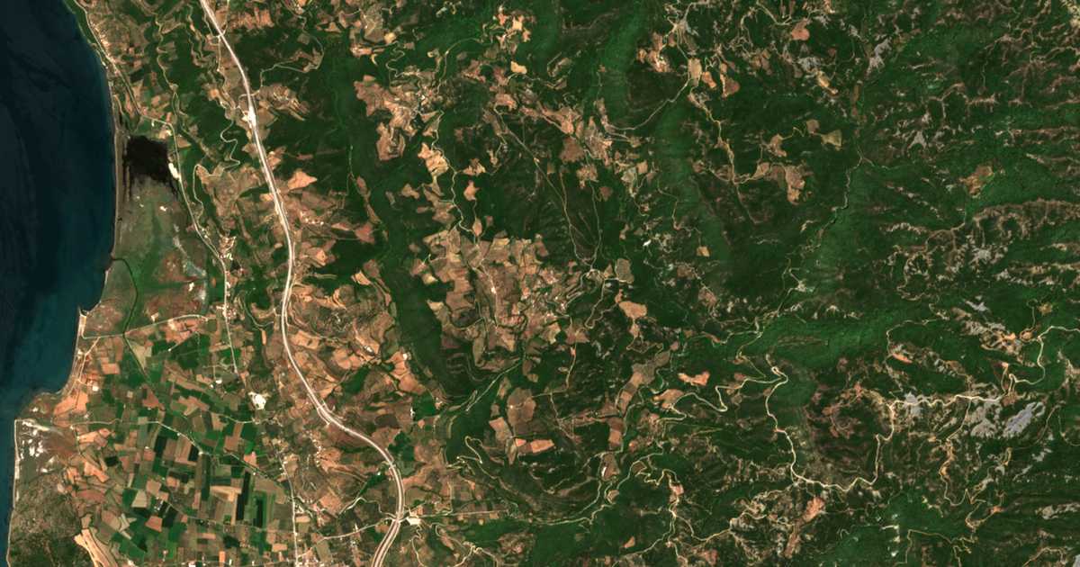 Carte satellite de Xirolívadon