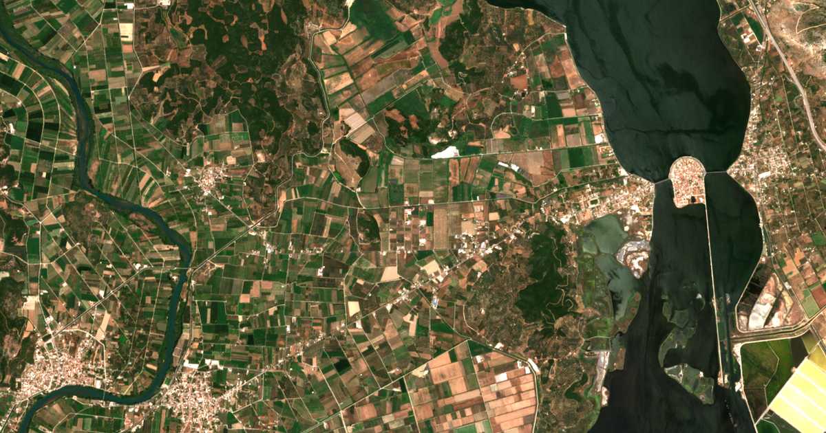 Carte satellite de Boúza