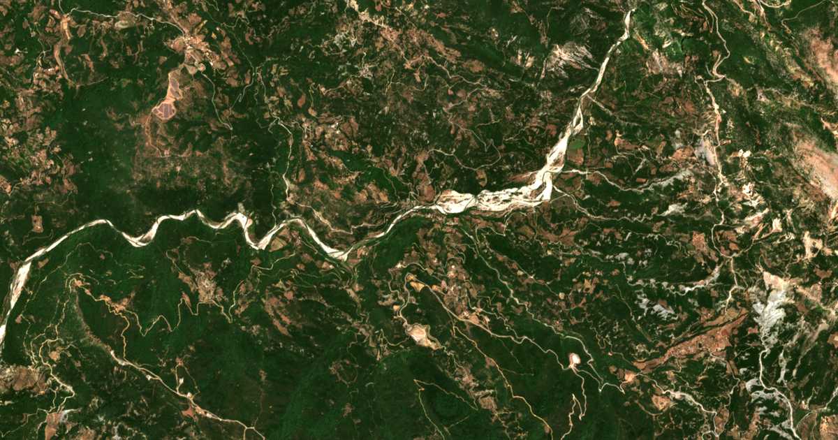 Carte satellite de Géfyra Baniá