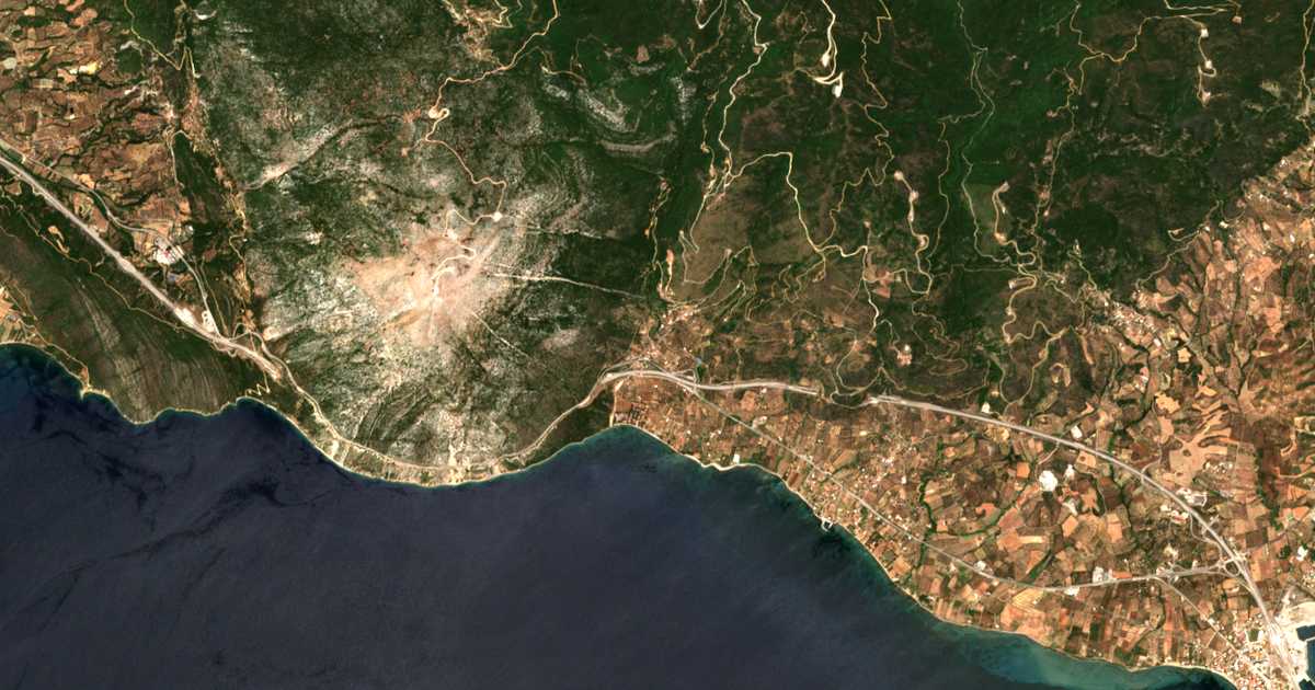 Carte satellite de Ríza