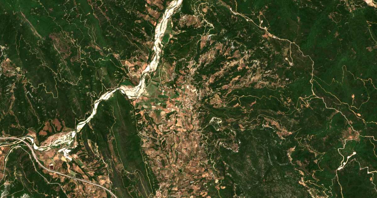 Carte satellite de Tríkorfo