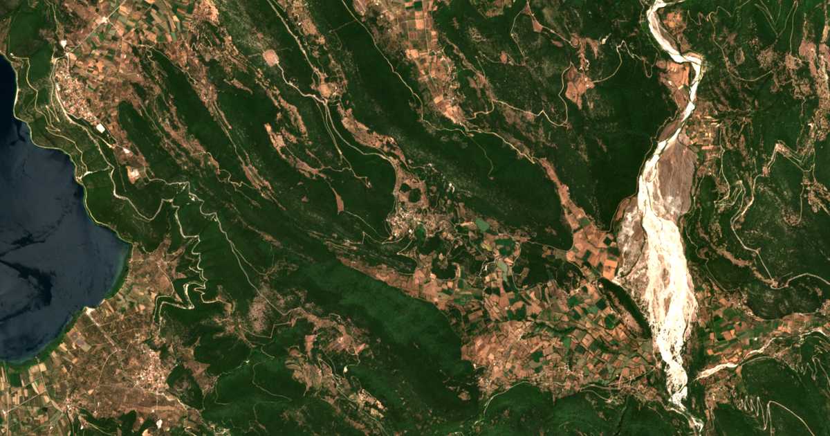 Carte satellite de Avaríkos