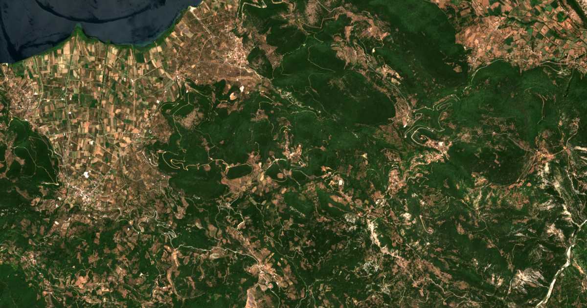 Carte satellite de Kaloúdion