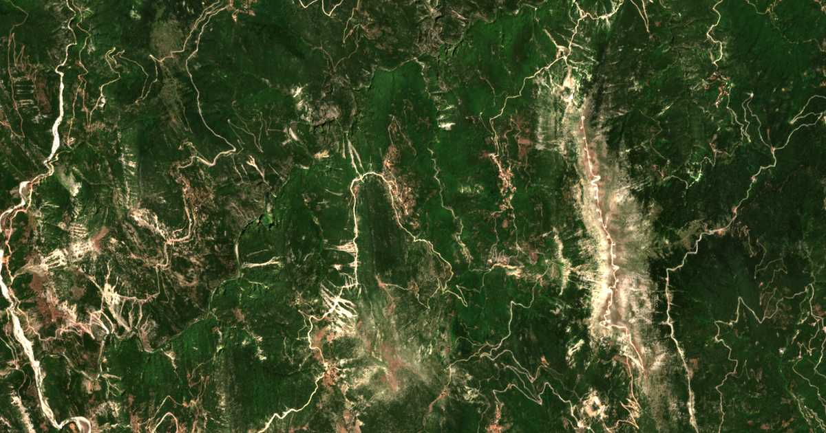 Carte satellite de Pérkos