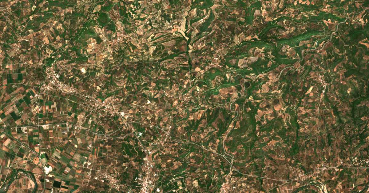 Carte satellite de Mágeiras