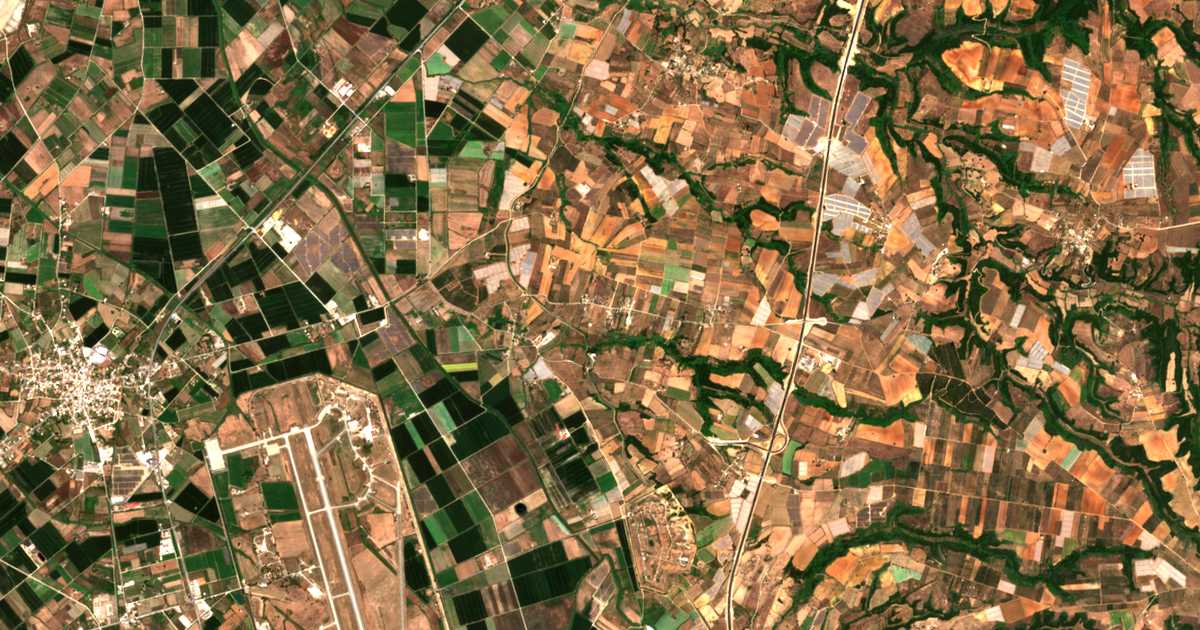 Carte satellite de Ágioi Theódoroi