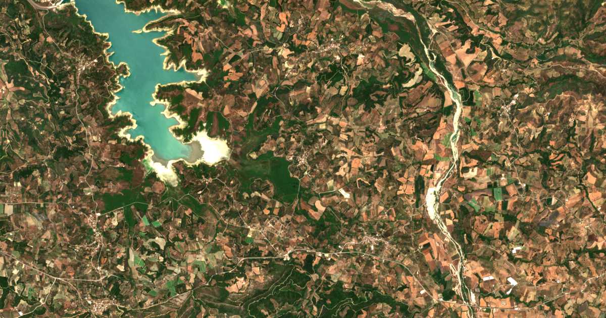 Carte satellite de Kámpos