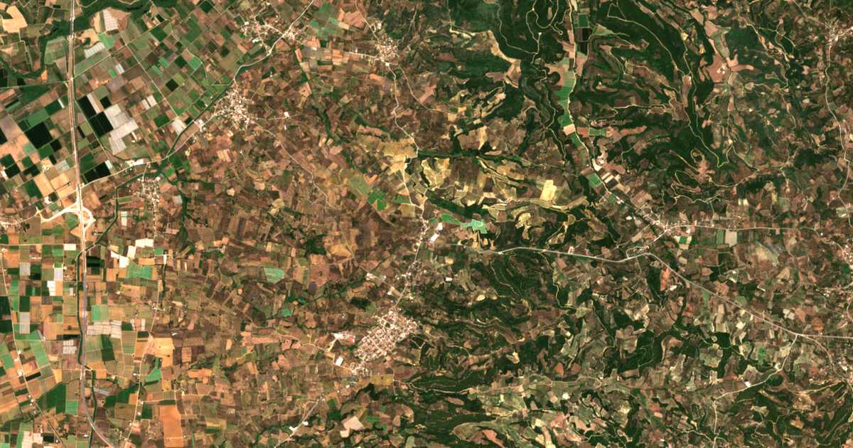 Carte satellite de Péra Chavári