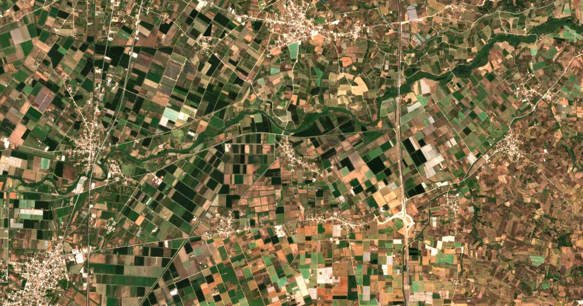 Carte satellite de Agía Mávra