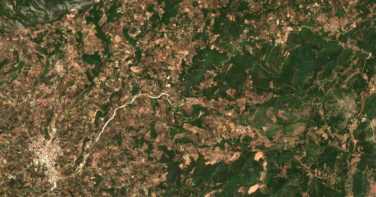 Carte satellite de Aríni