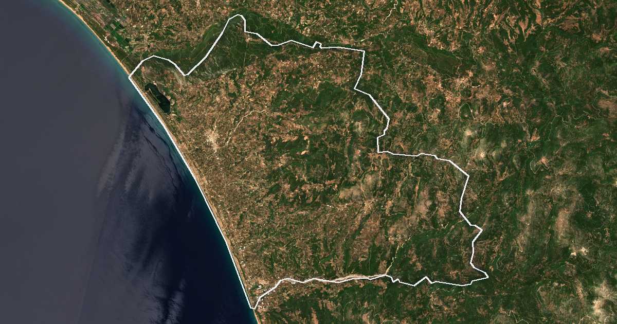 Image satellite avec la limite tracée: de Zacháro