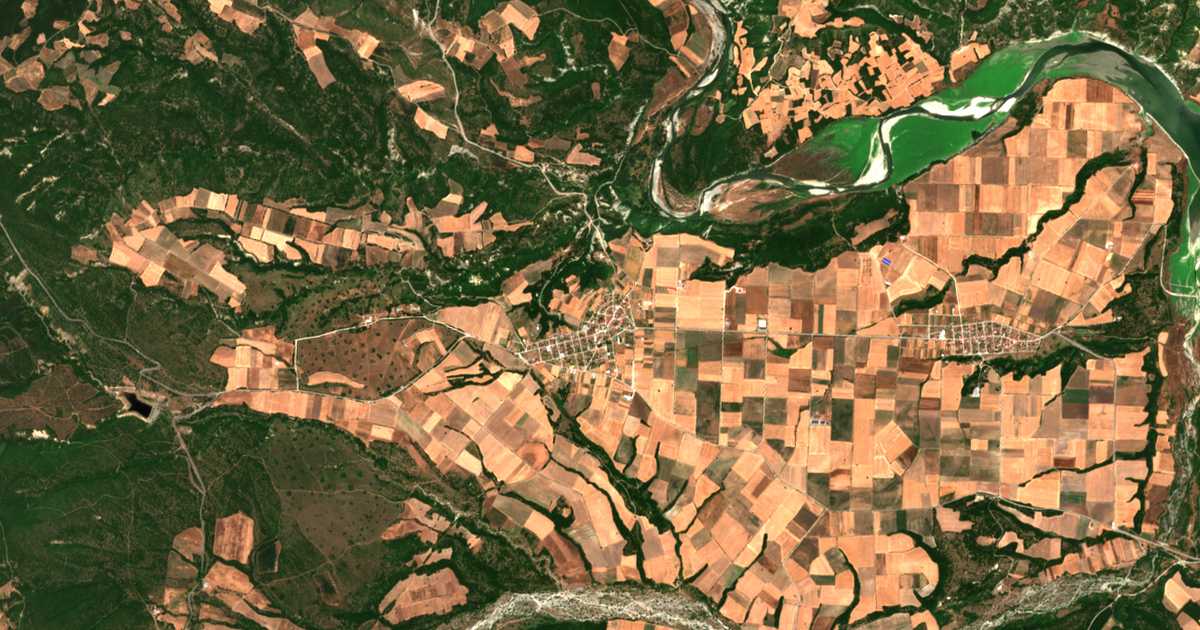 Carte satellite de Karperón