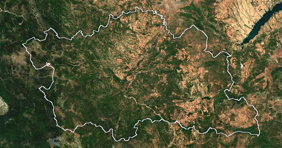 Image satellite avec la limite tracée: Nome de Grevena
