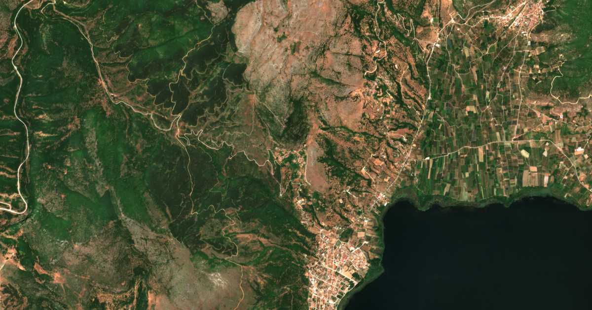Carte satellite de Apóskepos