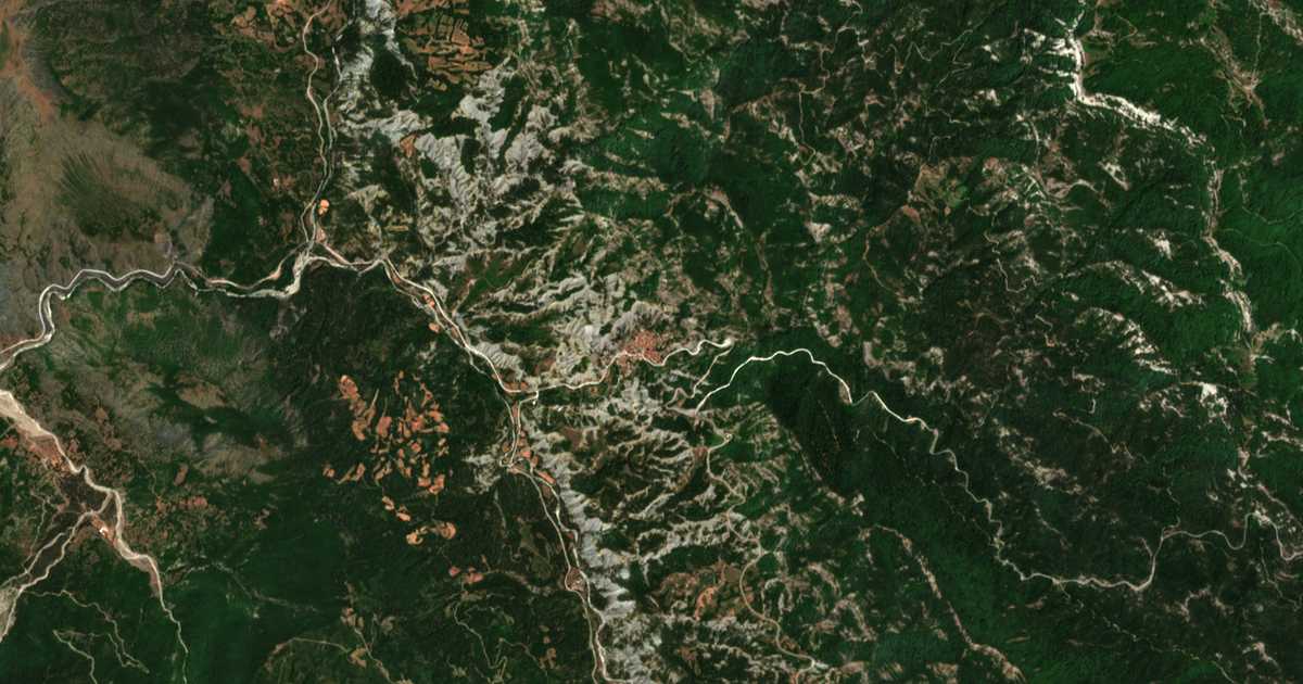 Carte satellite de Eptachóri