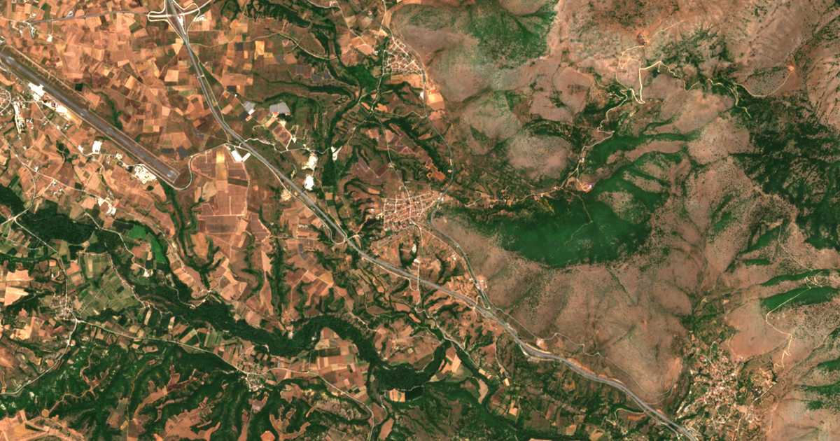 Carte satellite de Néo Kostarázi