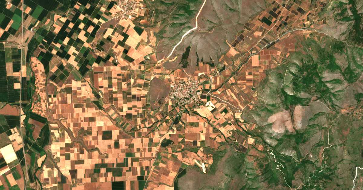 Carte satellite de Komniná