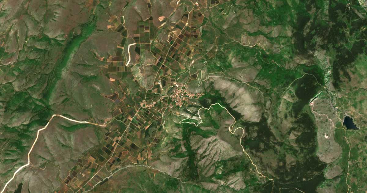 Carte satellite de Mesóvouno