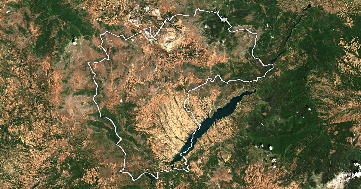 Image satellite avec la limite tracée: de Kozáni