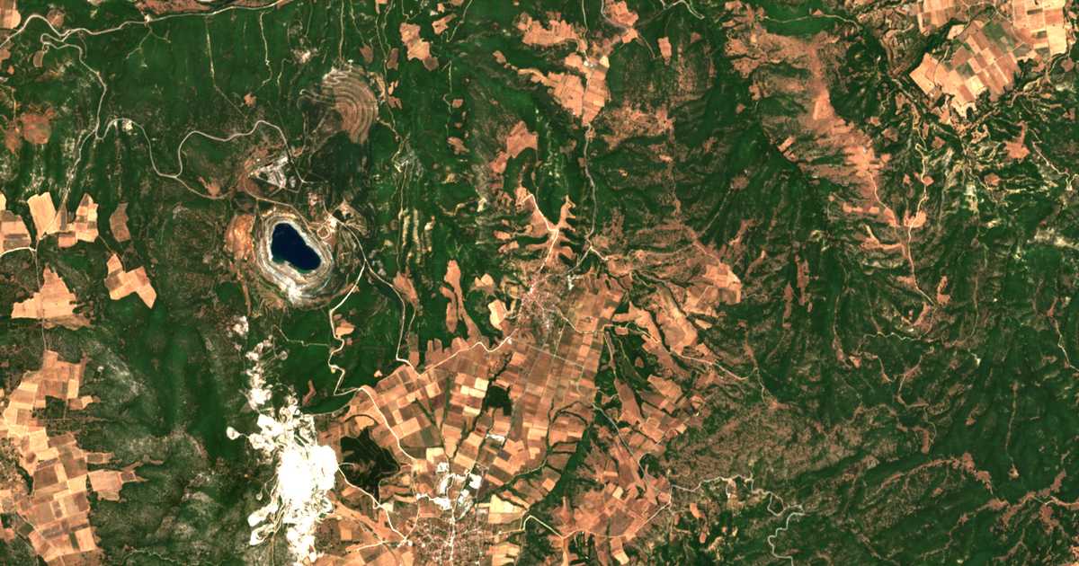 Carte satellite de Mikróvalton